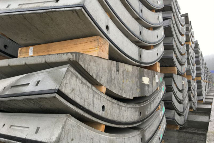 Tuebbing segments stacked at Oslo Follow Line project